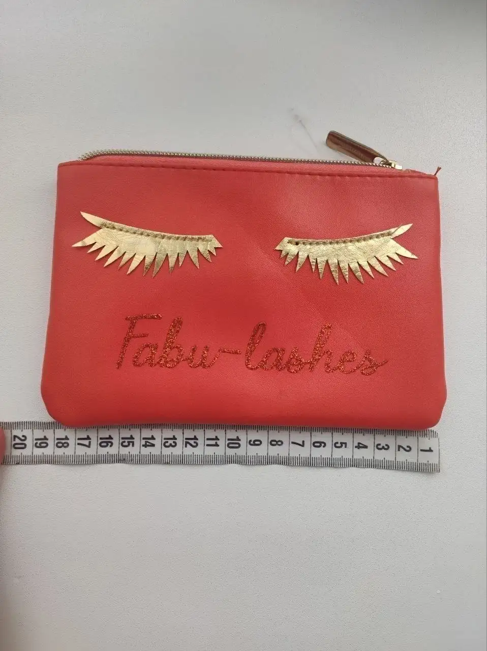 Косметичка Fab-u-lashes с золотыми аппликациями - Барахолка в Москва
