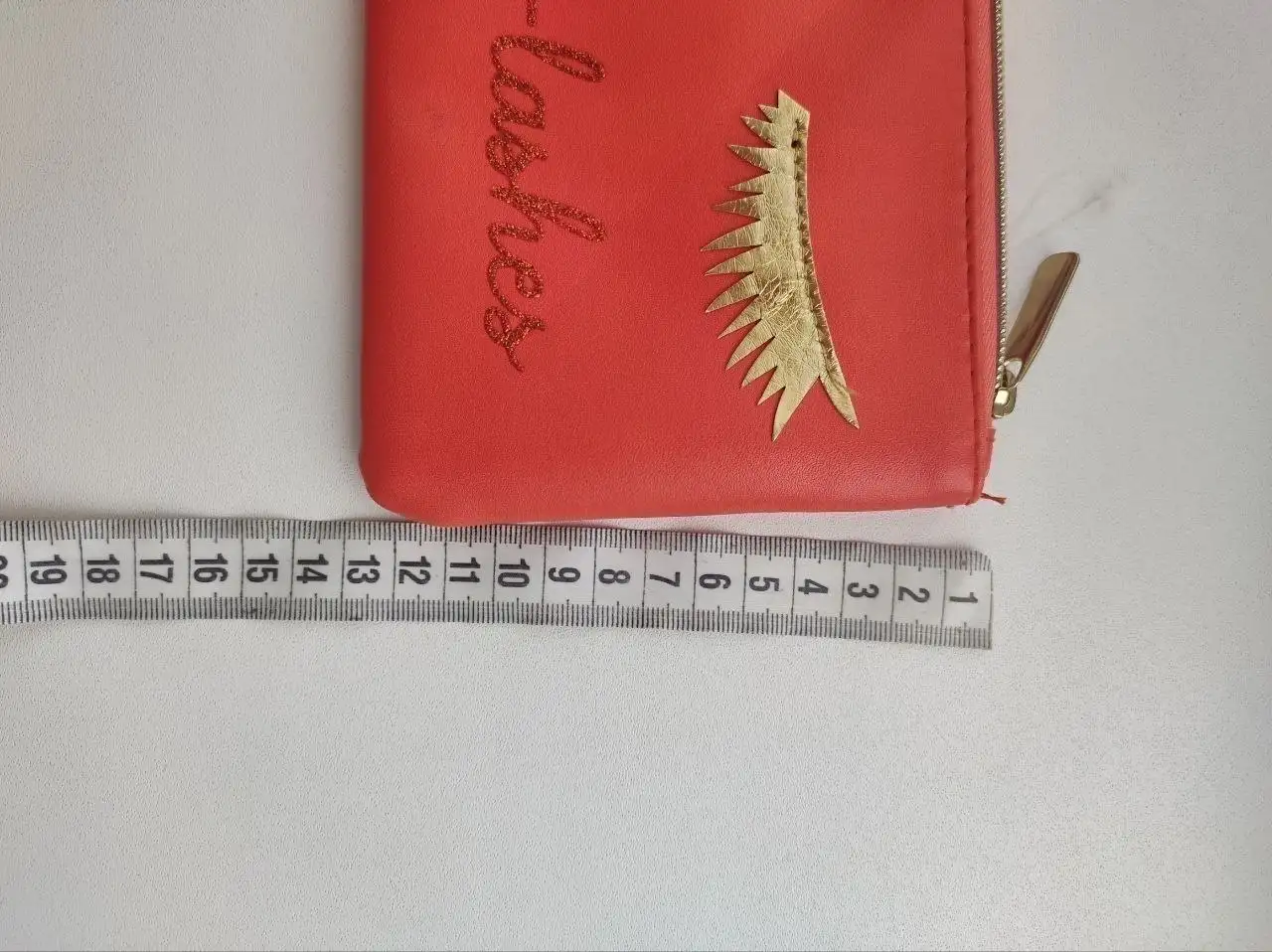 Косметичка Fab-u-lashes с золотыми аппликациями - Барахолка в Москва