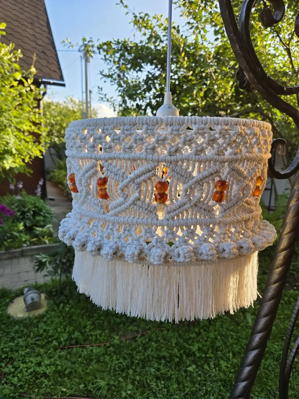 Абажур в технике макраме с янтарными бусинами - Товары для детей в Красногорск