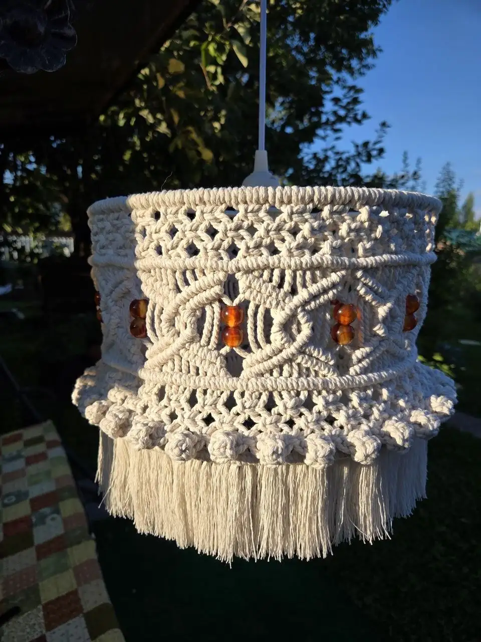 Абажур в технике макраме с янтарными бусинами - Товары для детей в Красногорск
