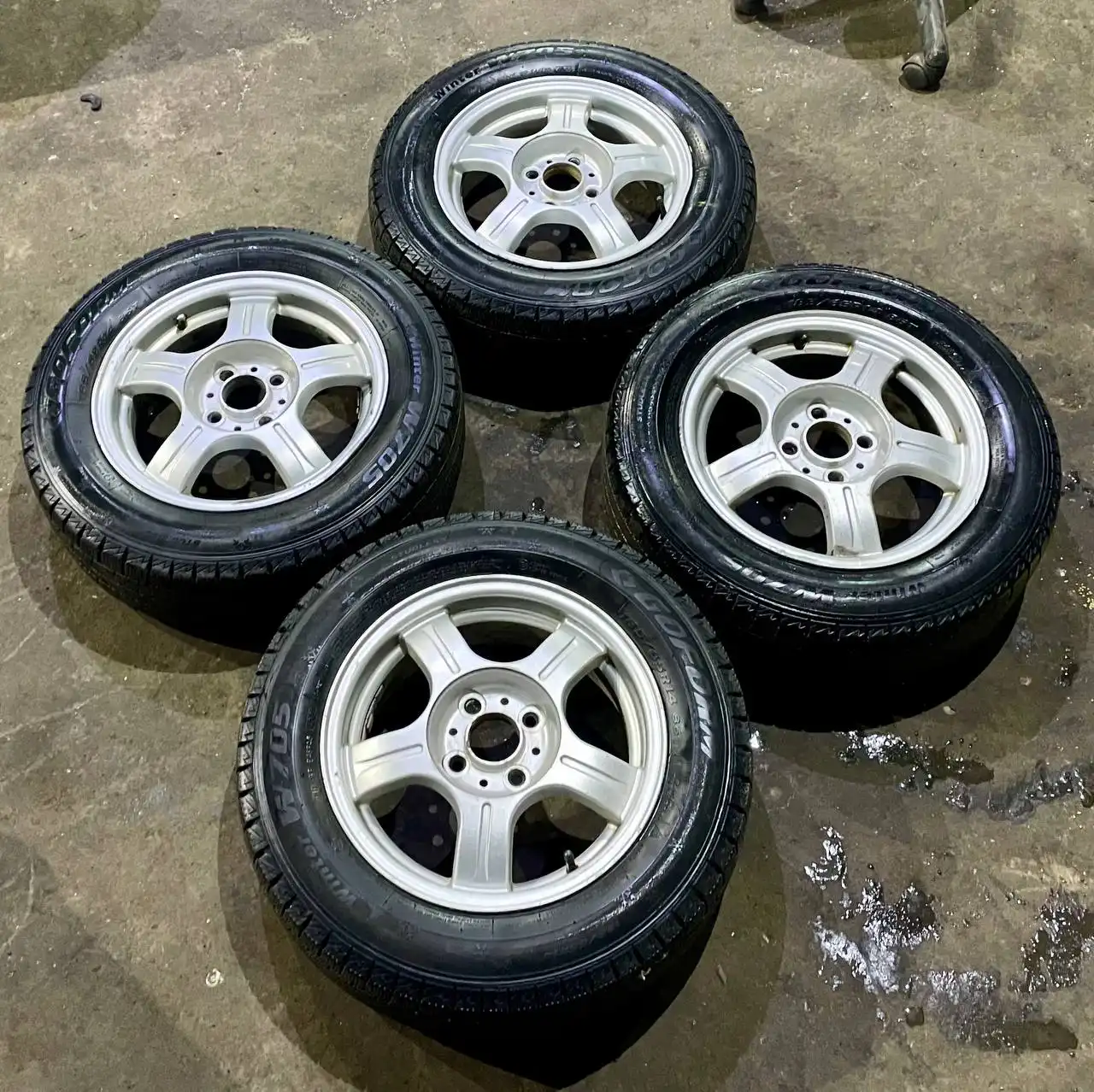 Продам комплект колес на зимней резине KK Status R14 - Колеса и шины (Запчасти) в Иркутск