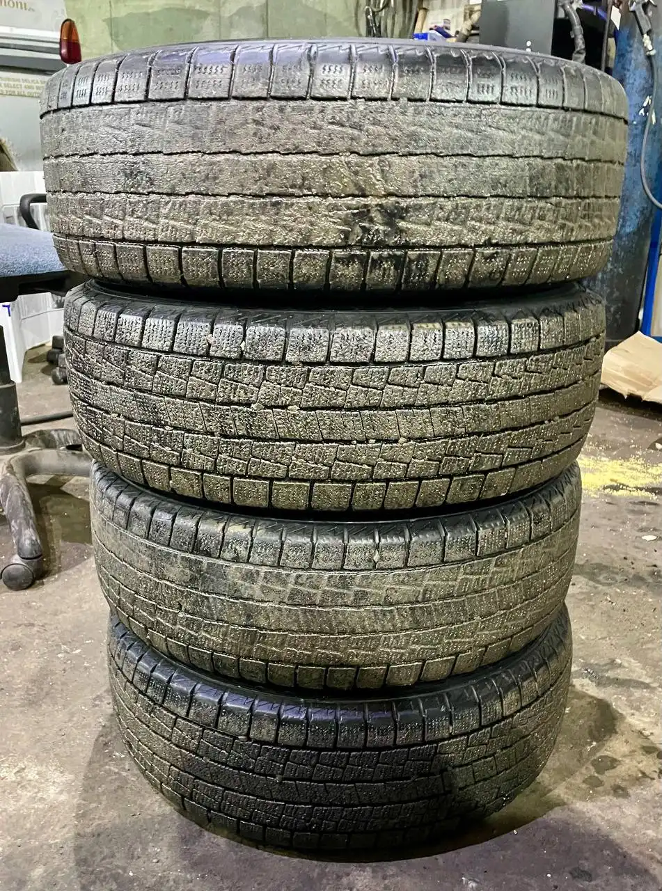 Продам комплект колес на зимней резине KK Status R14 - Колеса и шины (Запчасти) в Иркутск