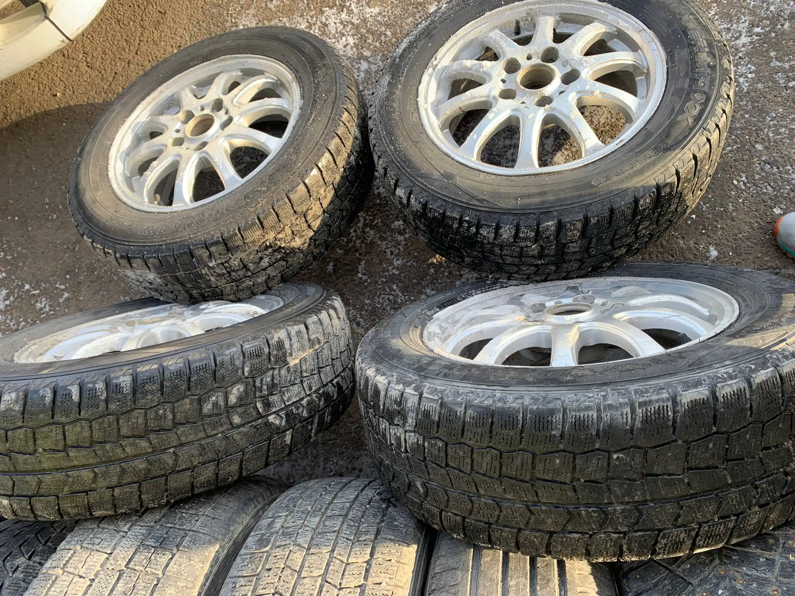 Продажа запчастей на авторынке - Запчасти в Иркутск