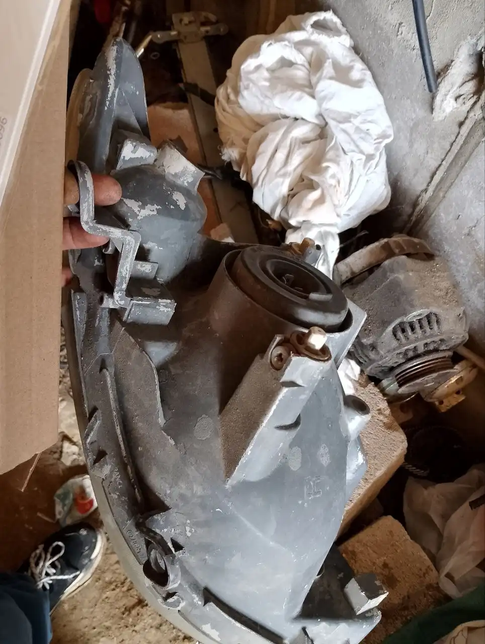 Фара от истца - Автозапчасти (Запчасти) в Иркутск