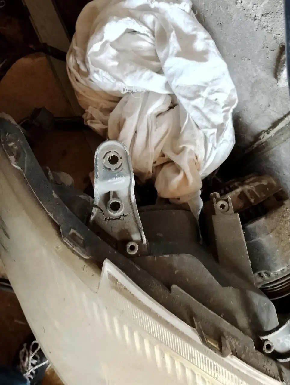 Фара от истца - Автозапчасти (Запчасти) в Иркутск