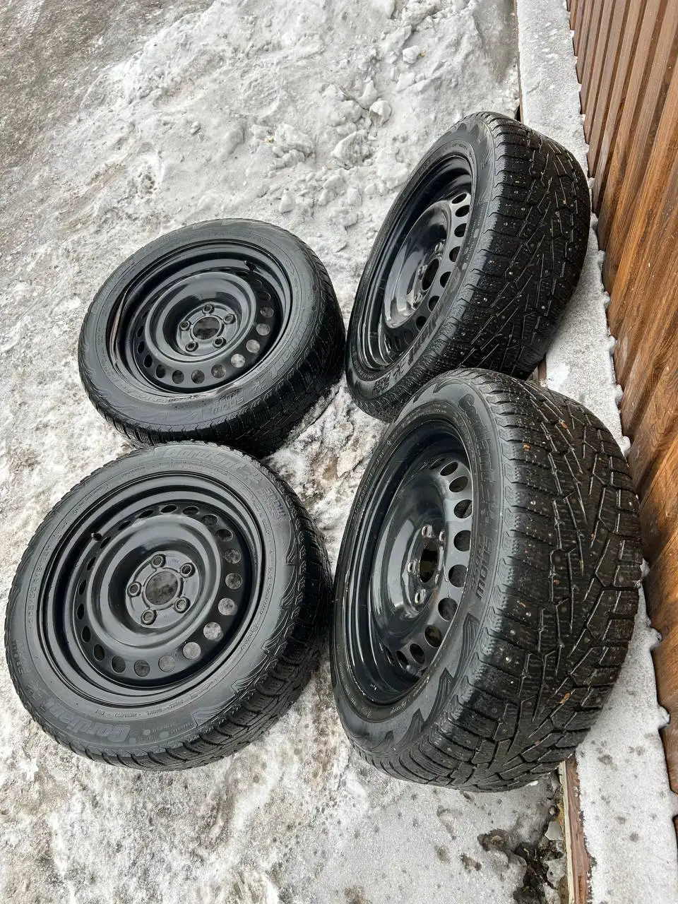 Комплект зимних шин на штампах 205/55/16 - Шины и диски (Запчасти) в Иркутск