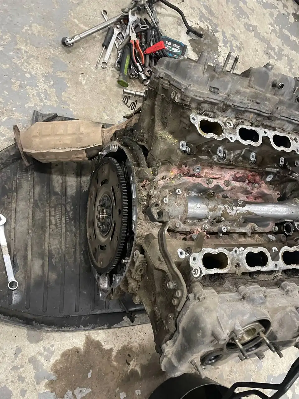 Двигатель 1UR-FSE в разбор - Автозапчасти (Запчасти) в Иркутск
