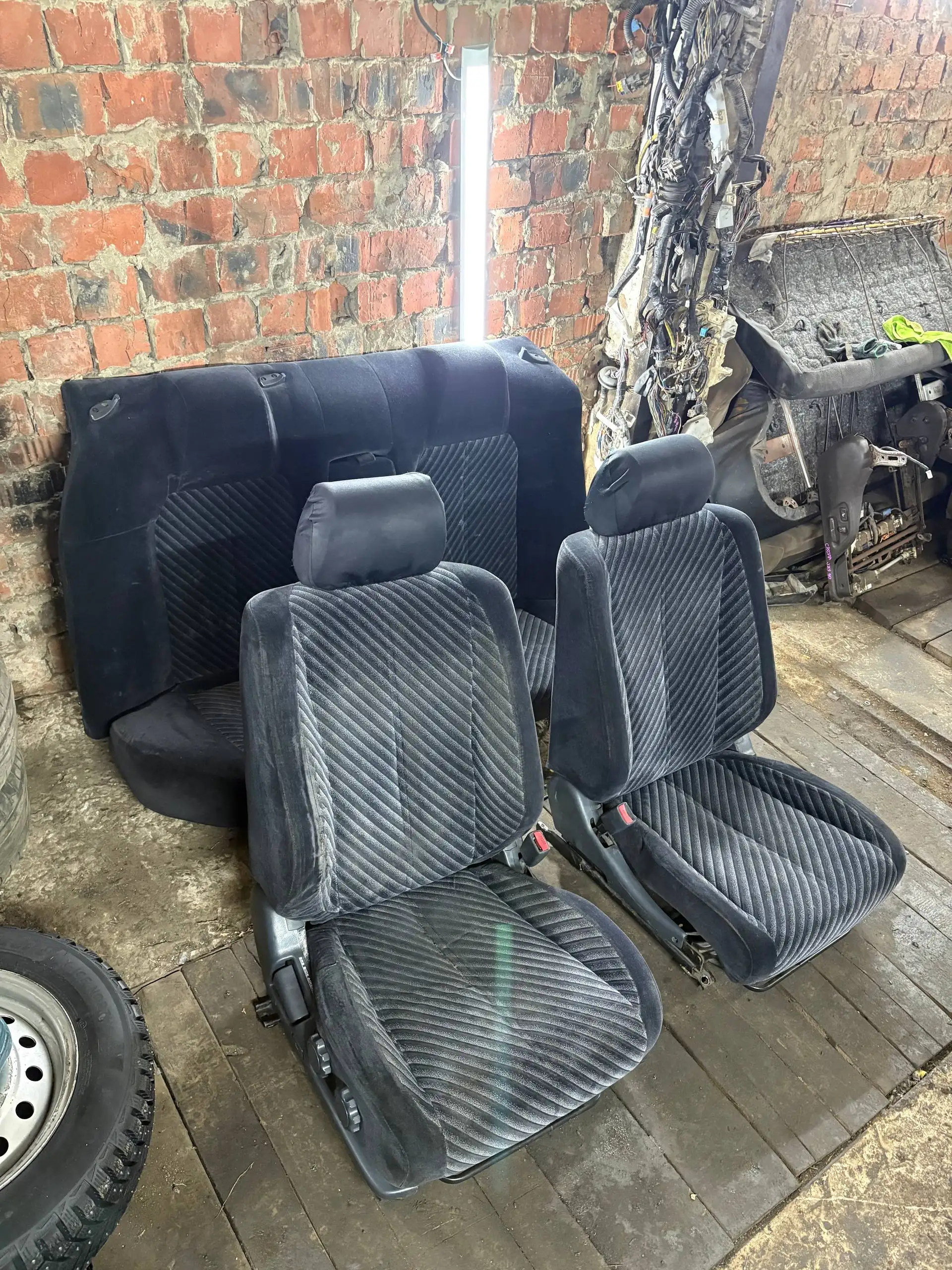 Продажа комплекта сидений и замка зажигания для Toyota Chaser/Mark II - Автозапчасти для японских автомобилей (Запчасти) в Иркутск