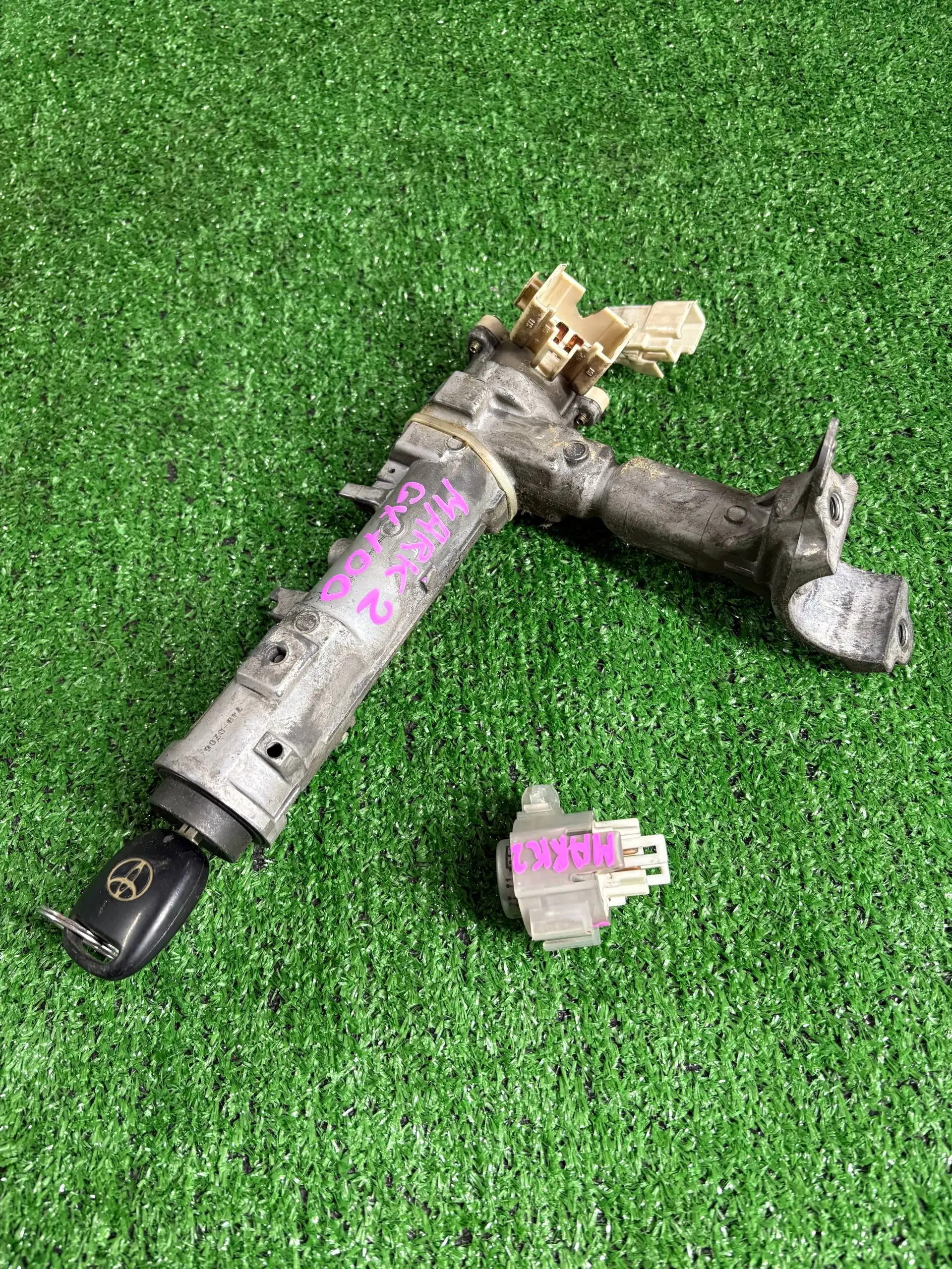 Продажа комплекта сидений и замка зажигания для Toyota Chaser/Mark II - Автозапчасти для японских автомобилей (Запчасти) в Иркутск