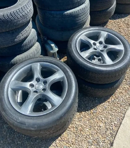 Диски R17 с зимней резиной Pirelli - Автозапчасти для двигателя в Иркутск