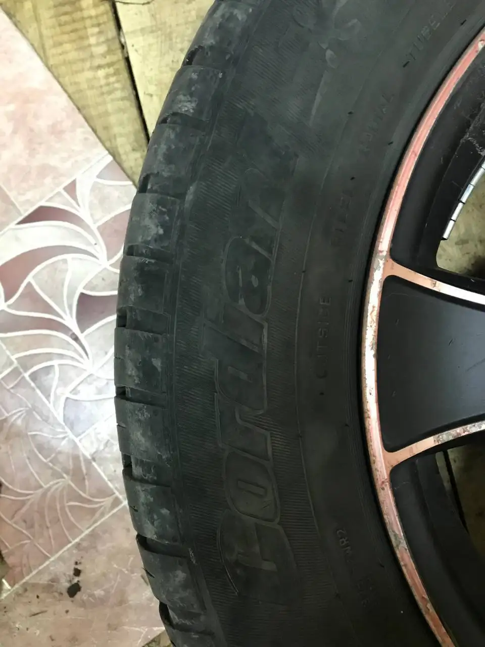 Комплект фар Toyota Ipsum и резина Cordiant 195/65/15 - Автозапчасти (Запчасти) в Иркутск