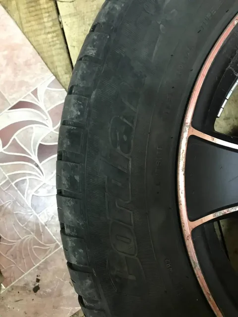 Комплект фар Toyota Ipsum и резина Cordiant 195/65/15 - Автозапчасти для двигателя в Иркутск