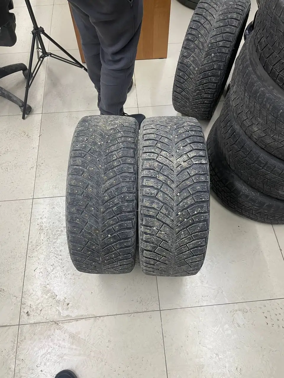 Продам зимнюю резину Michelin 205/50 R17 - Шины и диски (Запчасти) в Иркутск