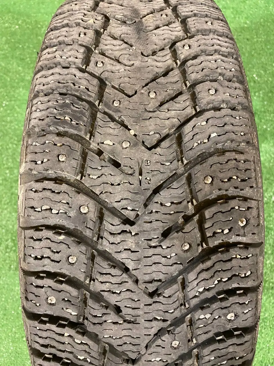 Продам комплект зимних шипованных шин Cordiant Snow Cross 2 205/65/R15 2019 года выпуска - Шины и диски (Запчасти) в Иркутск