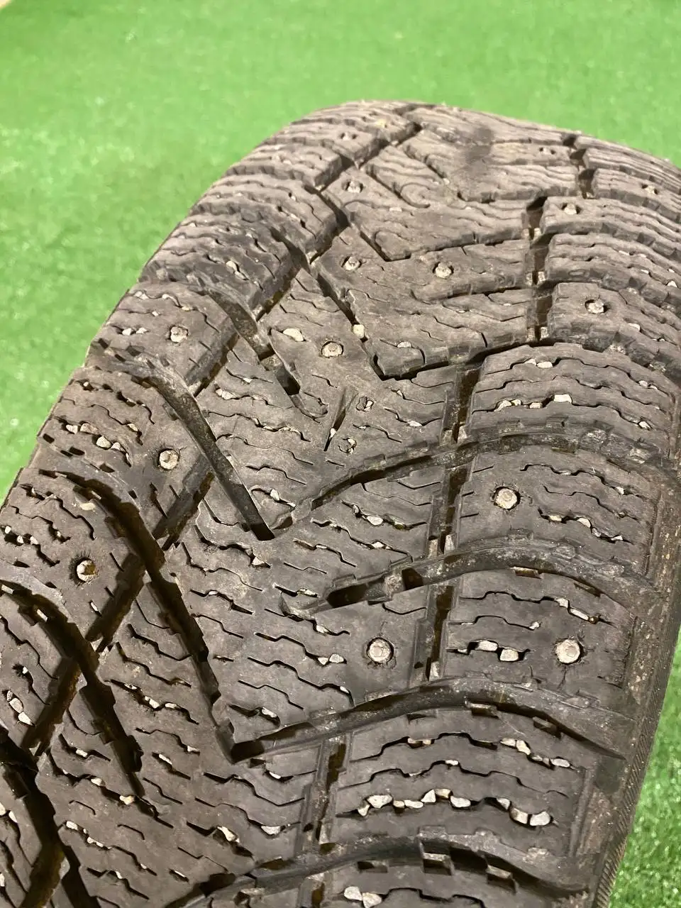 Продам комплект зимних шипованных шин Cordiant Snow Cross 2 205/65/R15 2019 года выпуска - Шины и диски (Запчасти) в Иркутск