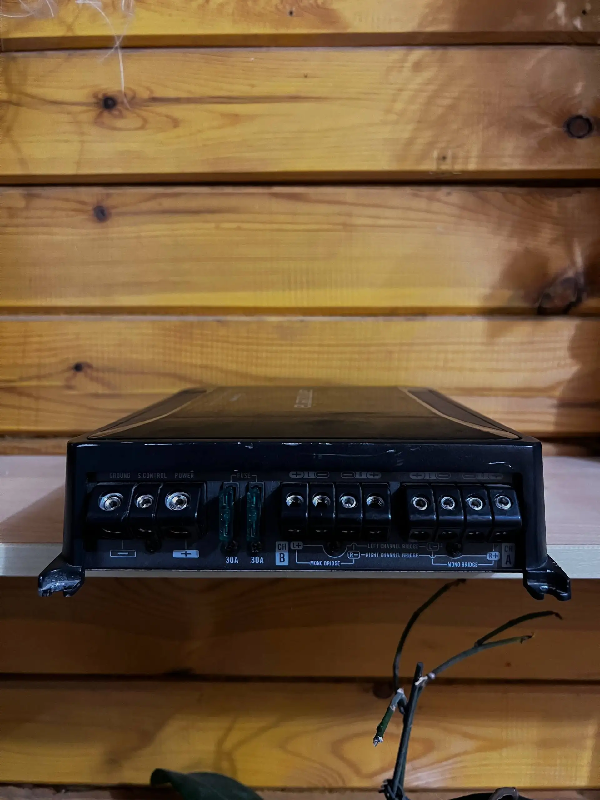 Саб в коробе edge 12 с усилителем pioneer - Аудио (Запчасти) в Иркутск