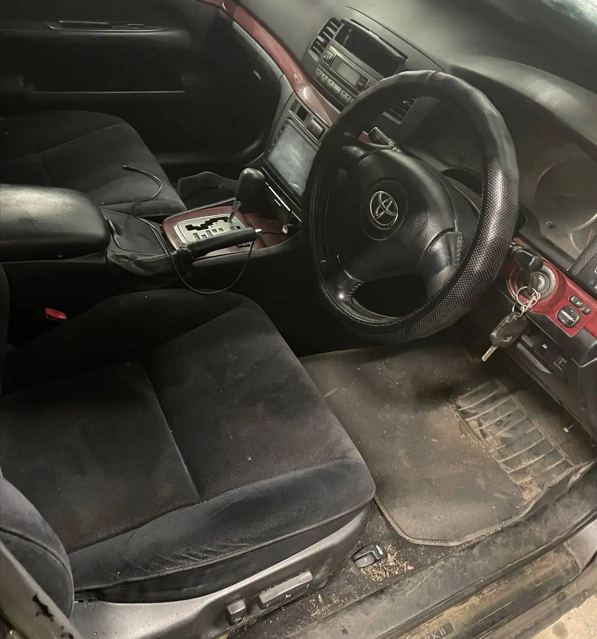 Мотор D-4 в разбор - Автозапчасти (Запчасти) в Иркутск