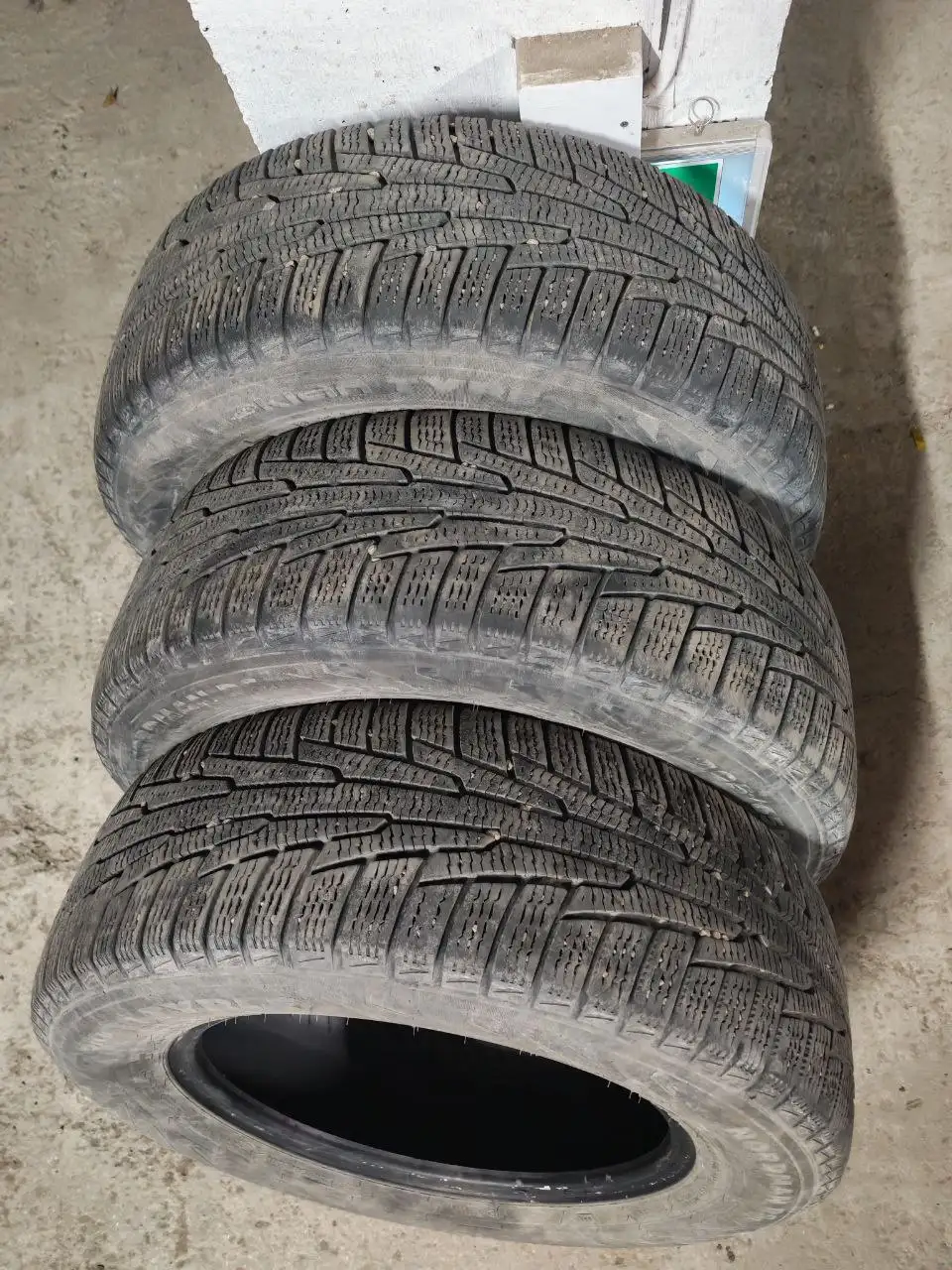 Зимняя резина 205/65/15 3 баллона - Шины и диски (Запчасти) в Иркутск