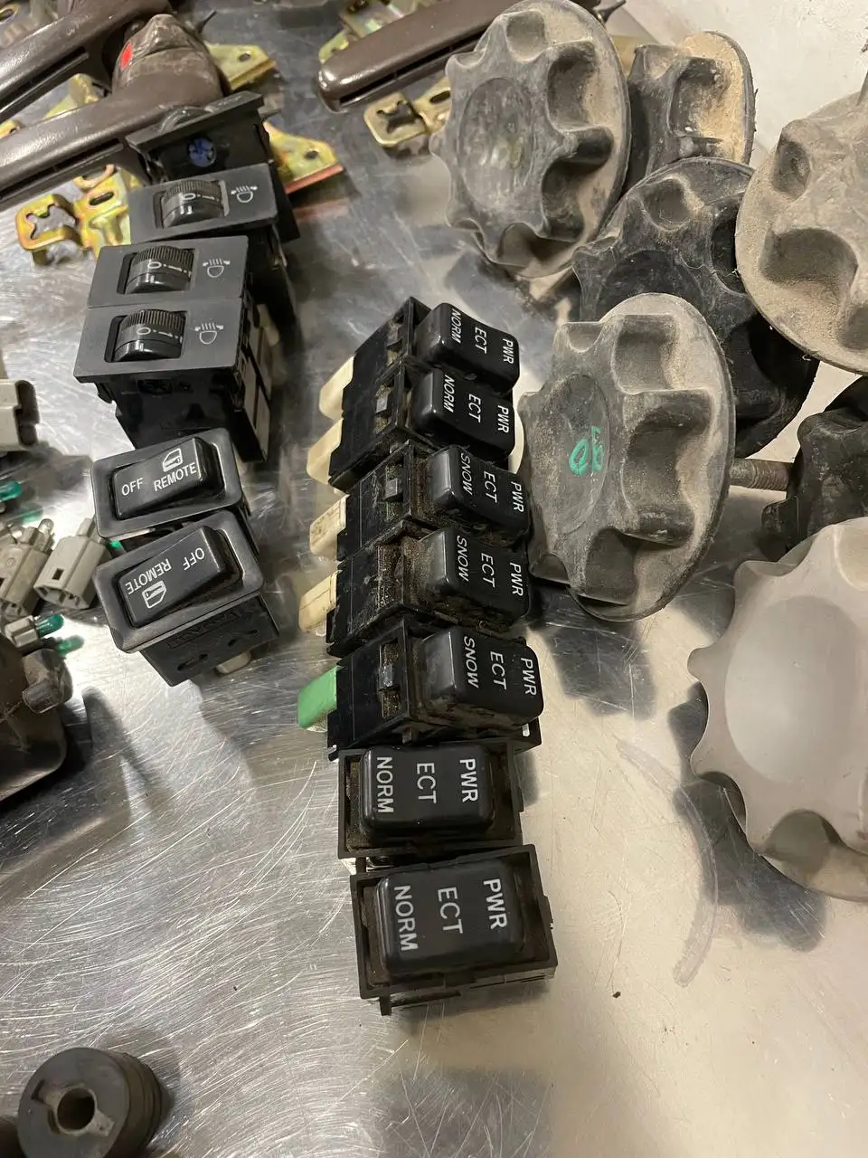 Продажа запчастей на Toyota Mark II и Crown в Иркутске - Запчасти в Иркутск