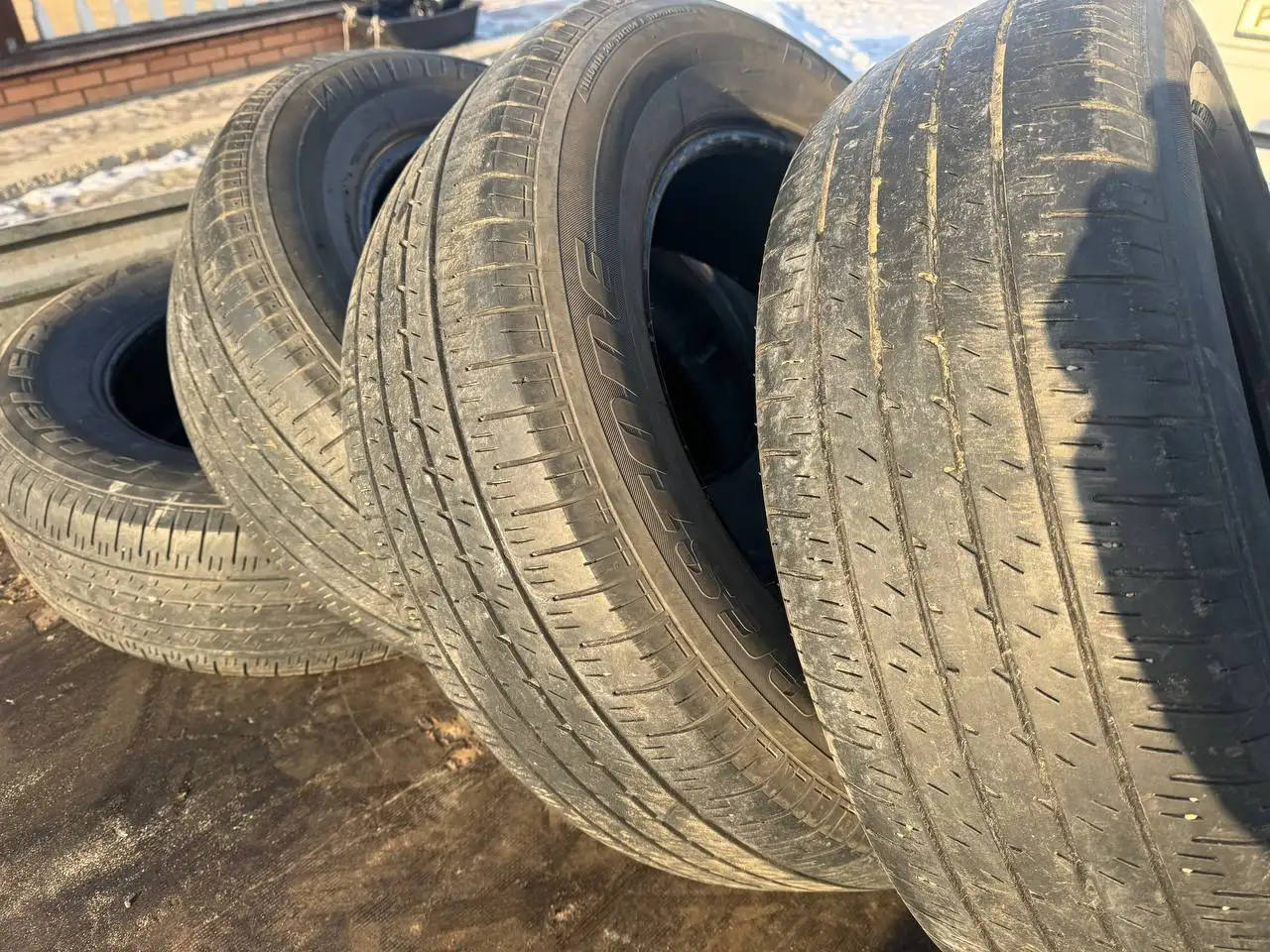 Комплект летней резины 235/65R18 в Иркутске - Шины и диски (Запчасти) в Иркутск