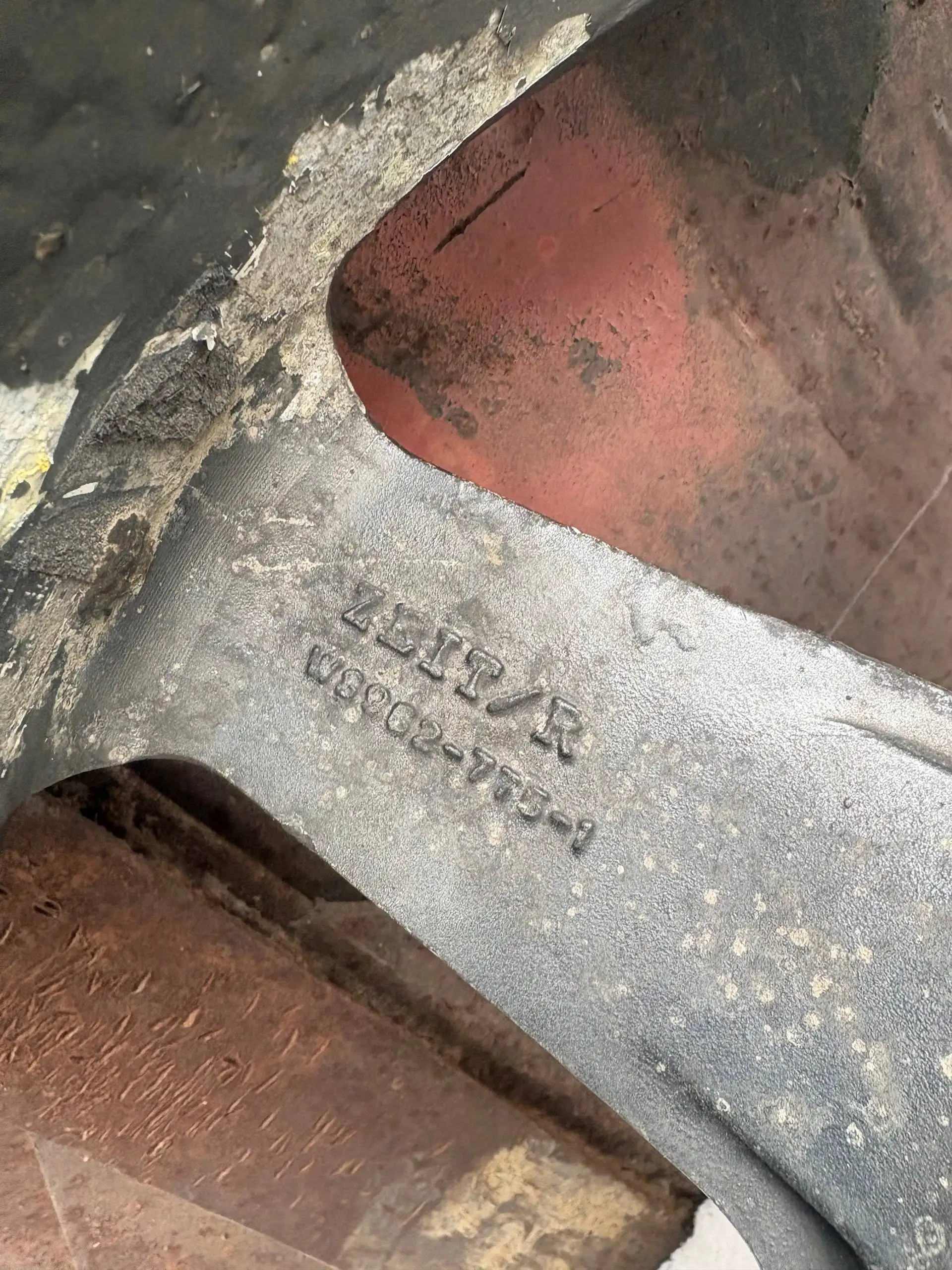 Продам комплект колес ZEIT/R 17 с шинами TRIANGLE SNOWLINK - Колеса и диски (Запчасти) в Иркутск