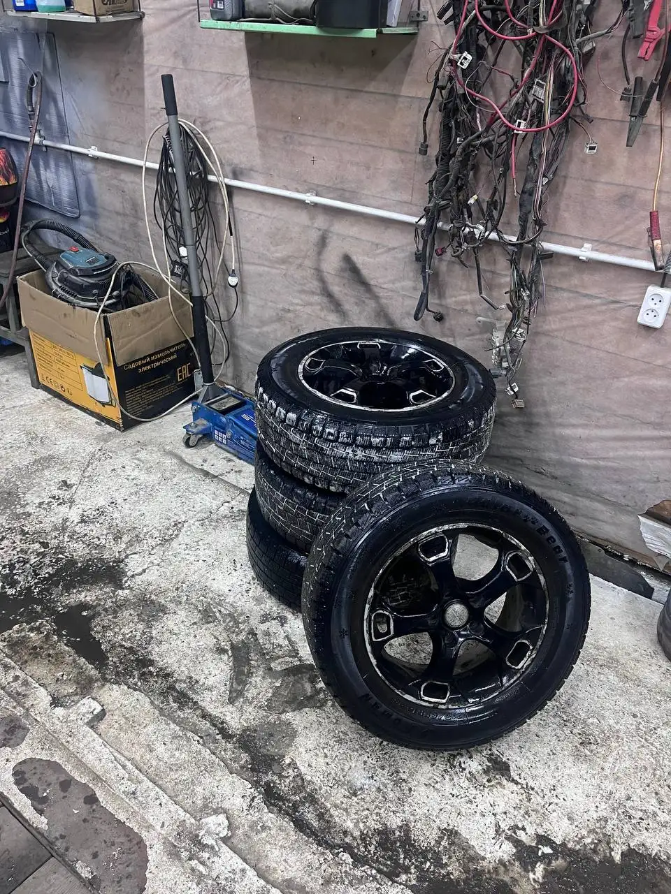 Диски 5х114,3 R16 с резиной Foman 215/65/16 - Диски и шины (Запчасти) в Иркутск