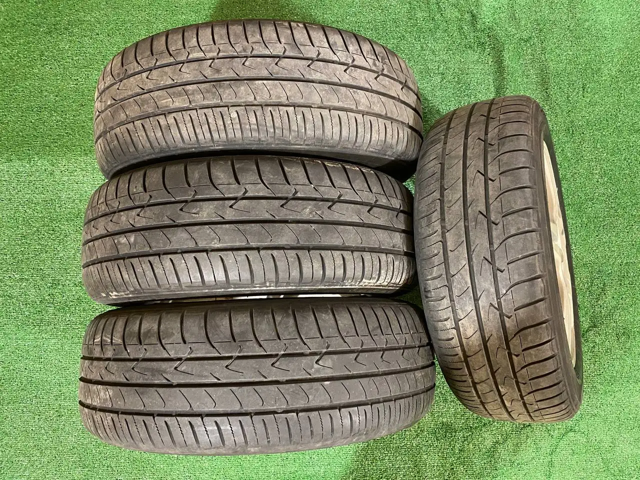 Продам летний комплект колес Wazner BDW699 с шинами Toyo Tranpath mpZ - Колеса и шины (Запчасти) в Иркутск