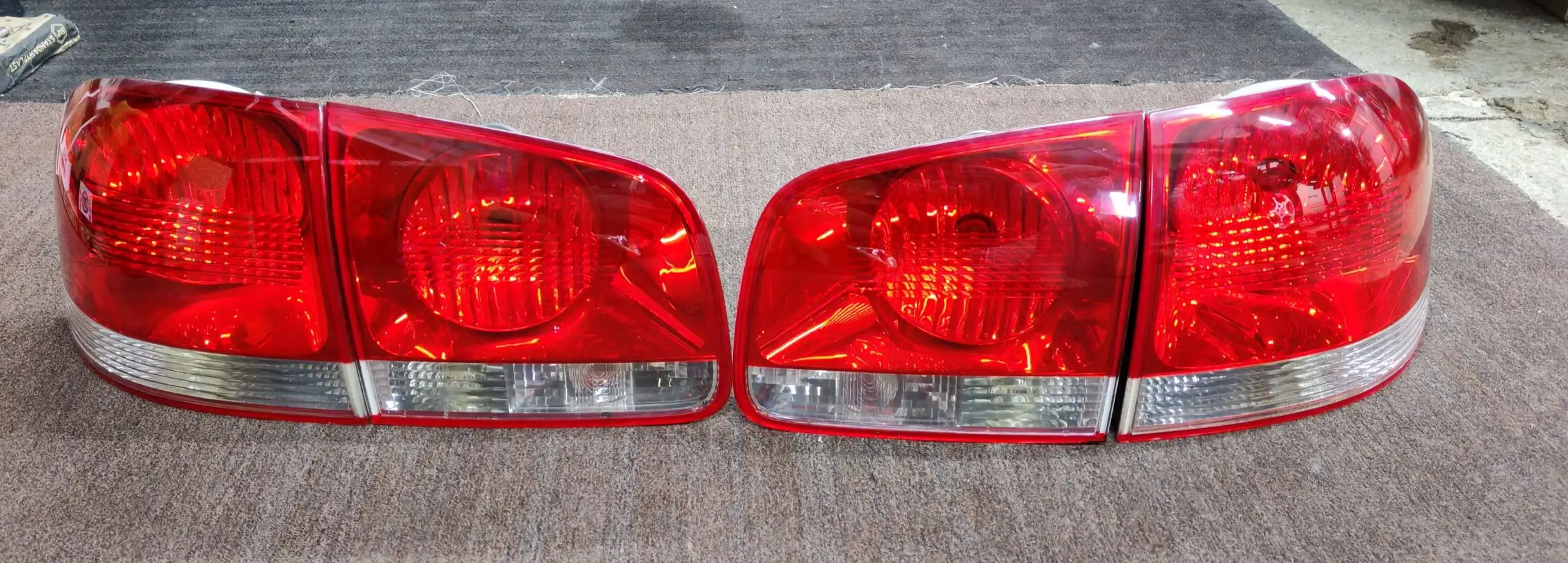 Фонари на Touareg комплектом - Автосвет (Запчасти) в Иркутск