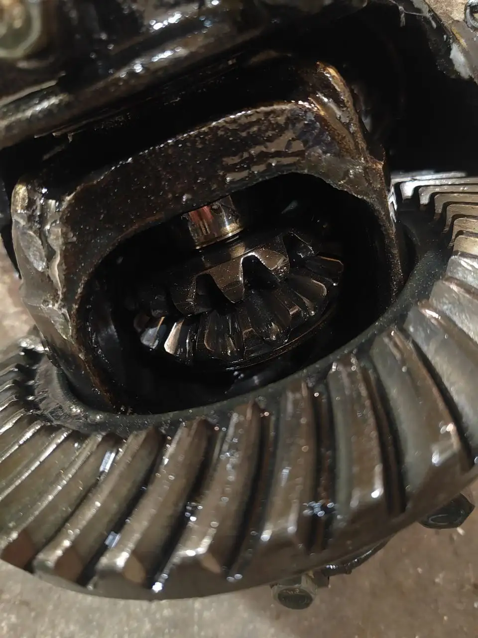 Редуктор под ремонт - Автомобильные запчасти (Запчасти) в Иркутск