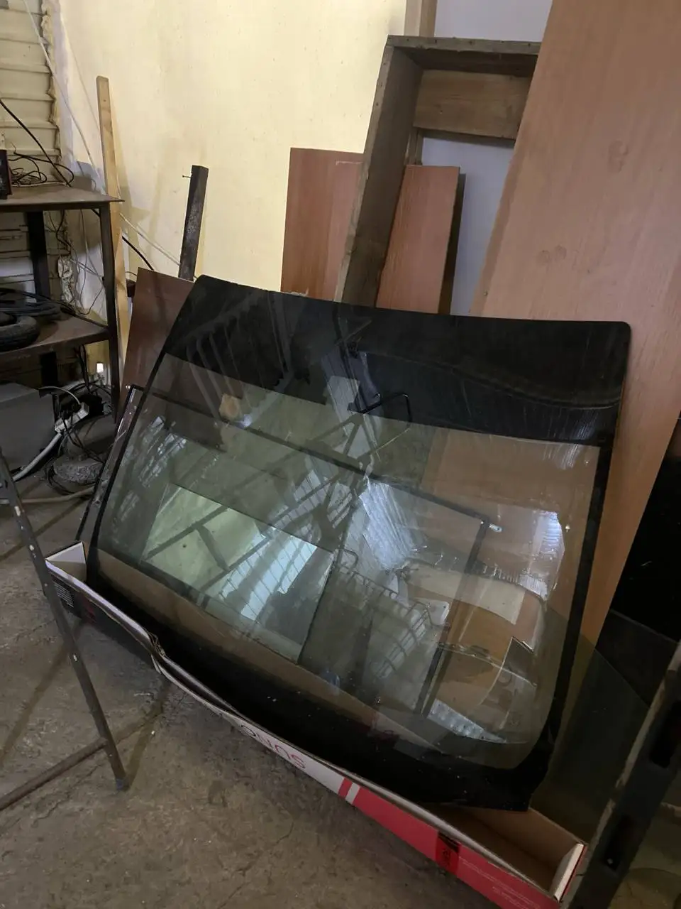 Лобовое стекло Toyota Noah/Voxy с ремонтом сколов - Автостекла (Запчасти) в Иркутск