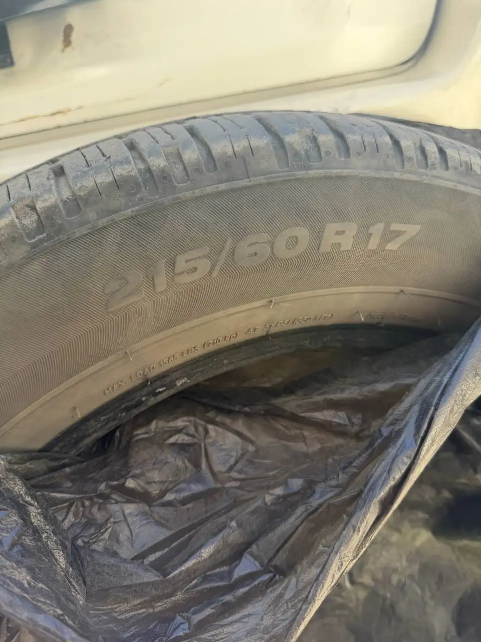 Автомобильные шины Viatti R17 215/60 - Шины и диски (Запчасти) в Иркутск