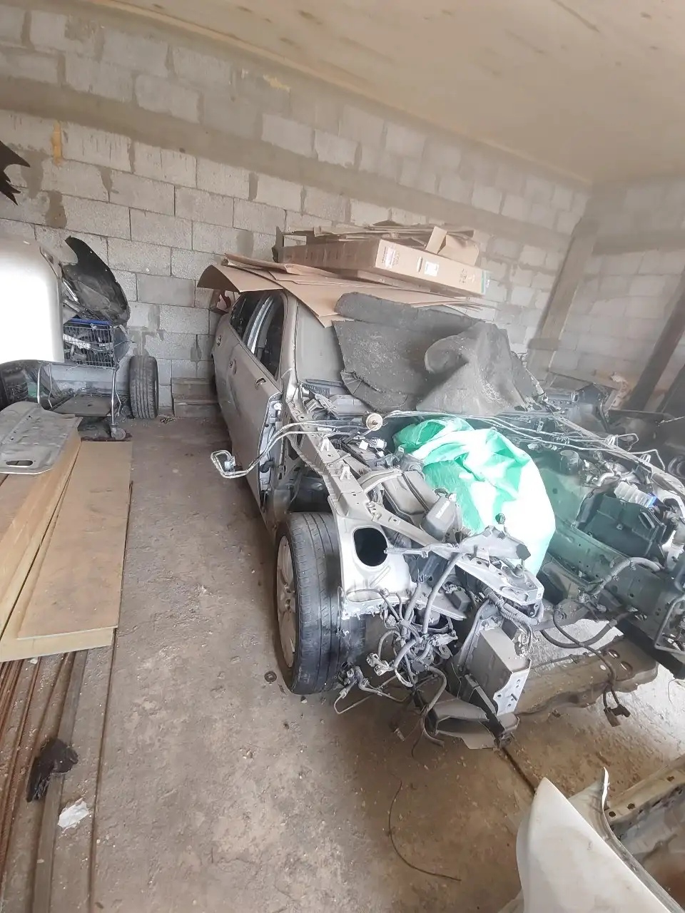 Продам кузов Lexus LS460 - Кузовные детали (Запчасти) в Иркутск