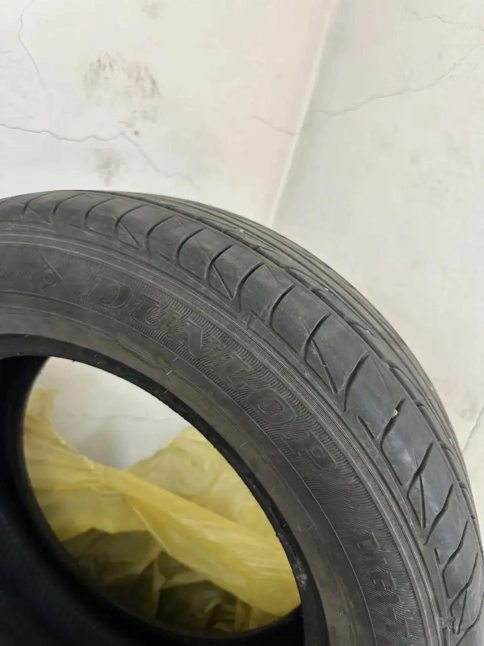 Шина Данлоп 215/60/16 - Шины и диски (Запчасти) в Иркутск