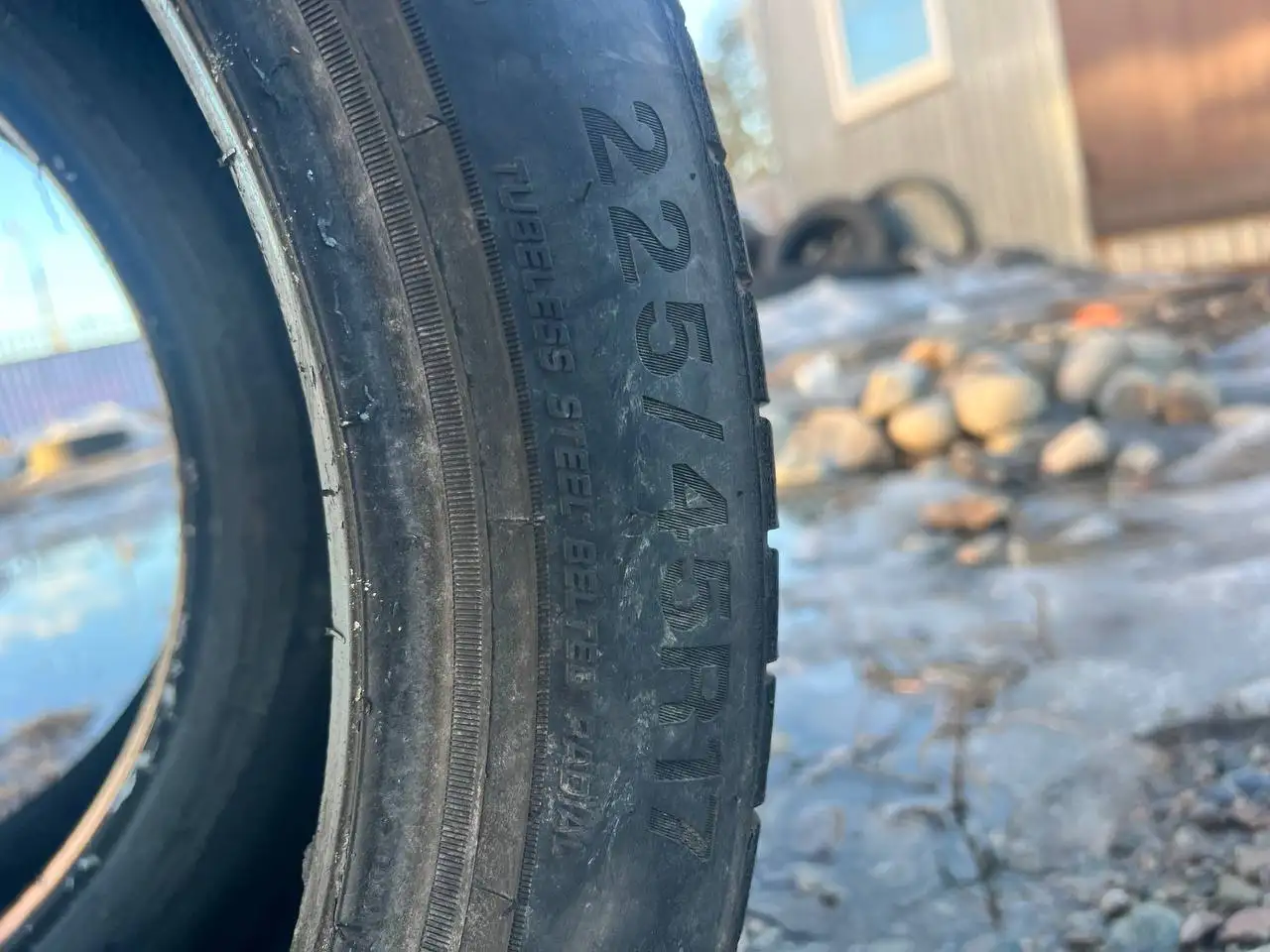 Автомобильные шины 225/45/17 2 шт - Шины и диски (Запчасти) в Иркутск