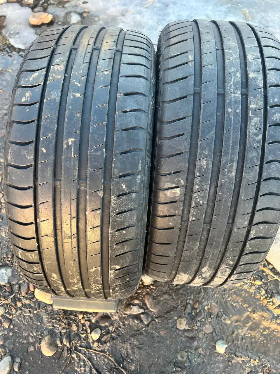 Автомобильные шины 225/45/17 2 шт - Шины и диски (Запчасти) в Иркутск