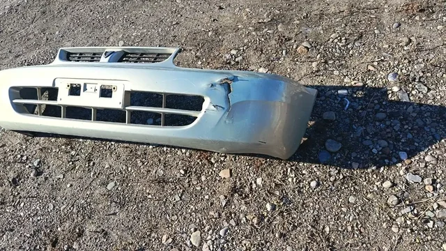 Бампер на Toyota Corolla и Toyota Corsa - Запчасти в Иркутск