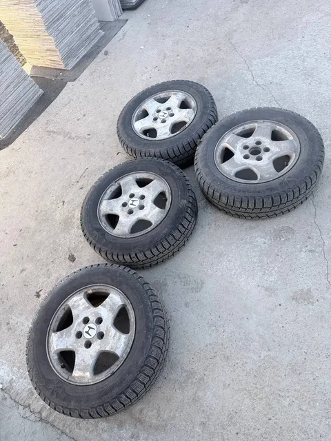 Литье на резине жирной 5/114.3 R16 - Запчасти в Иркутск