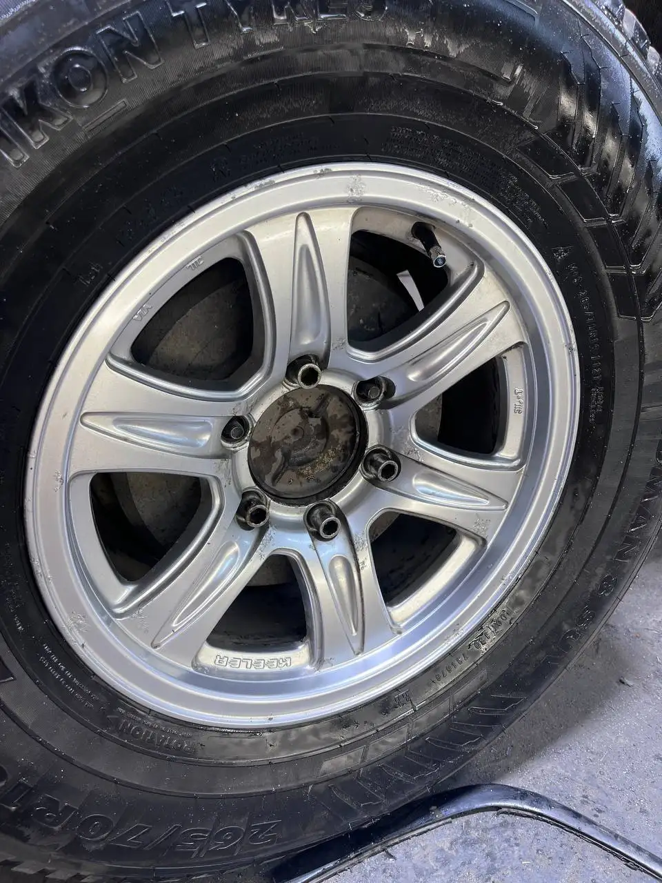 Штампы и диски с резиной - Автомобильные диски и шины (Запчасти) в Иркутск