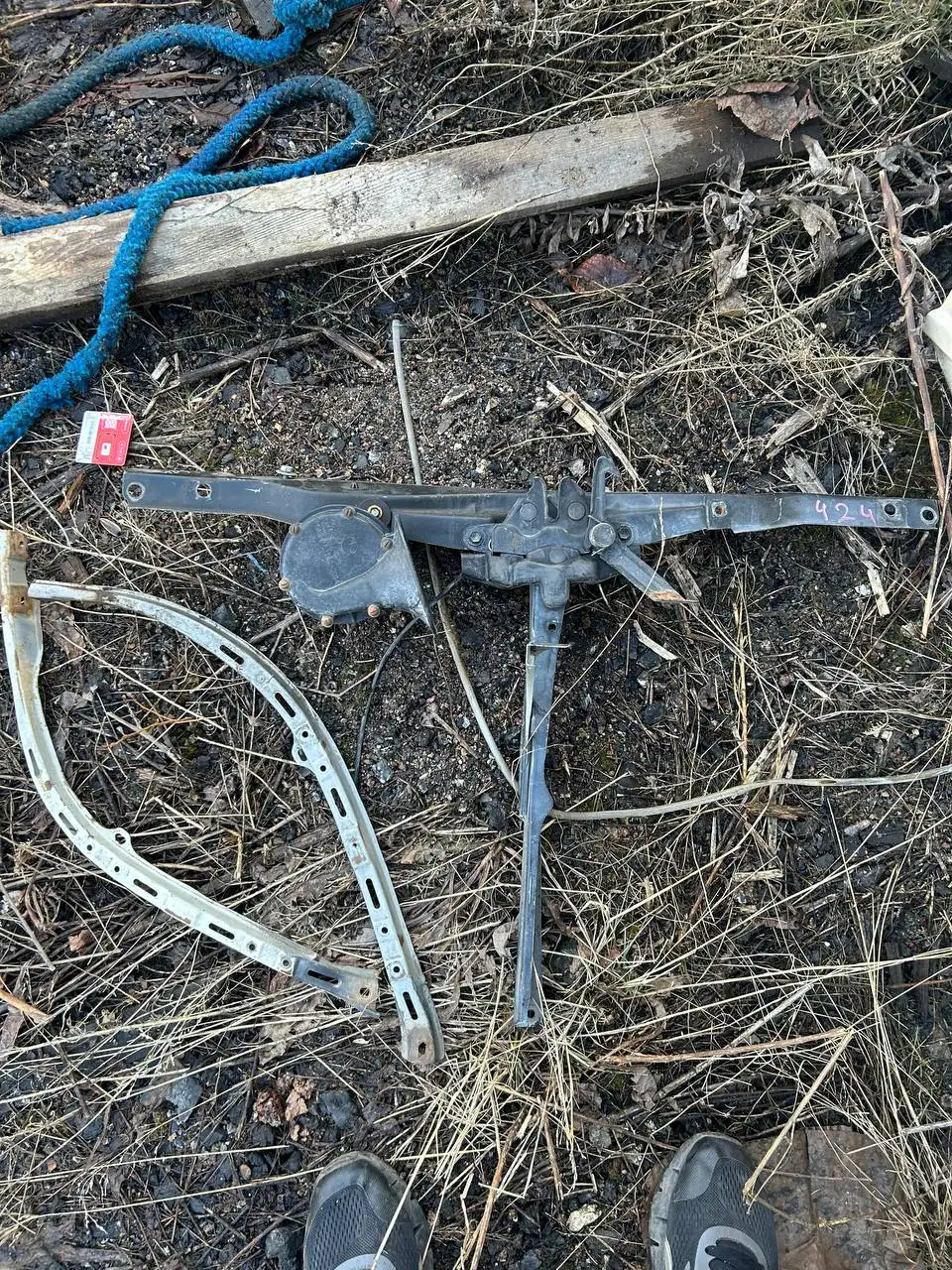 Рамка радиатора с замком и реснички - Автозапчасти (Запчасти) в Иркутск