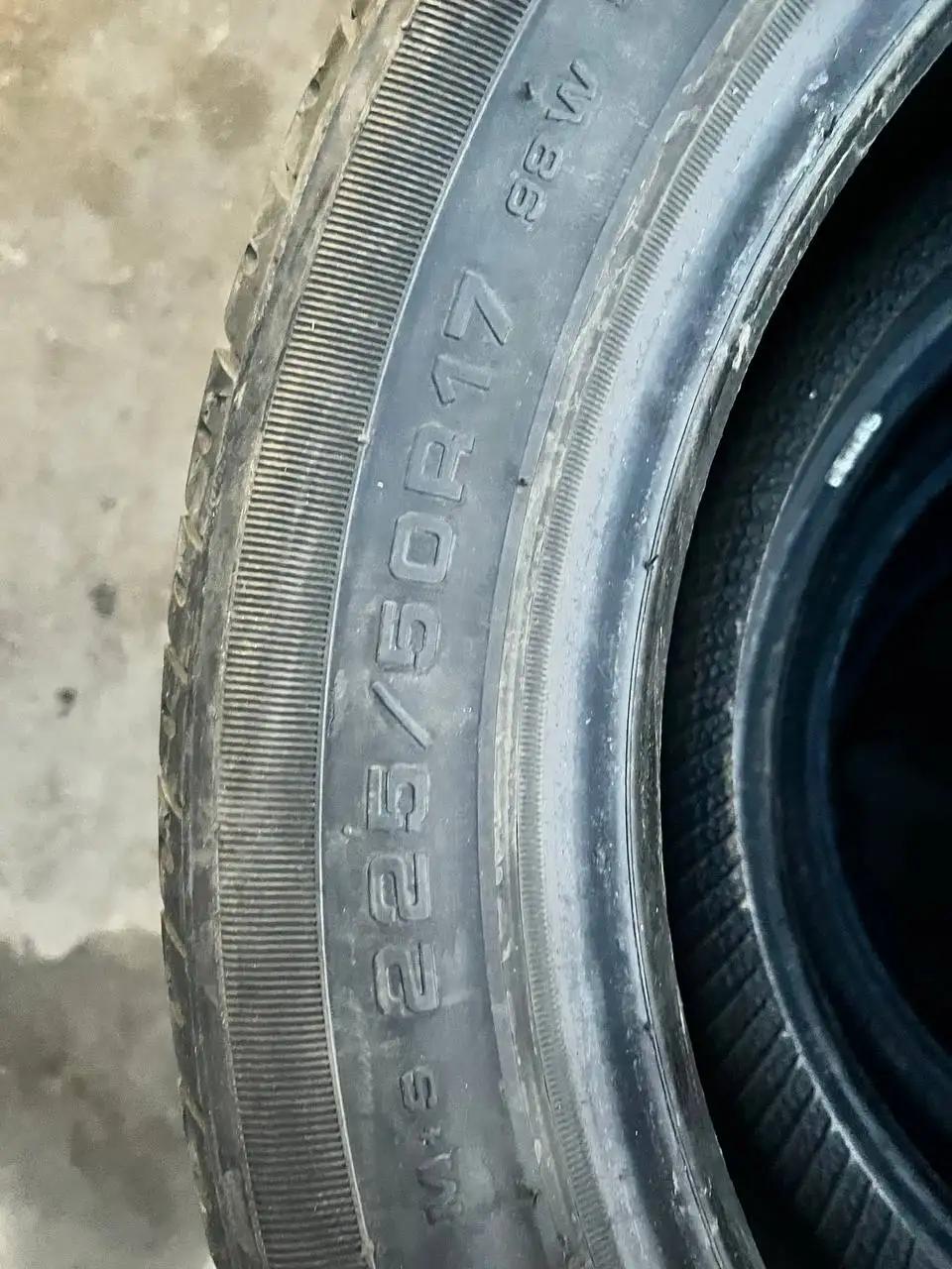 Шина 23 года, один сезон, состояние новой - Шины и диски (Запчасти) в Иркутск