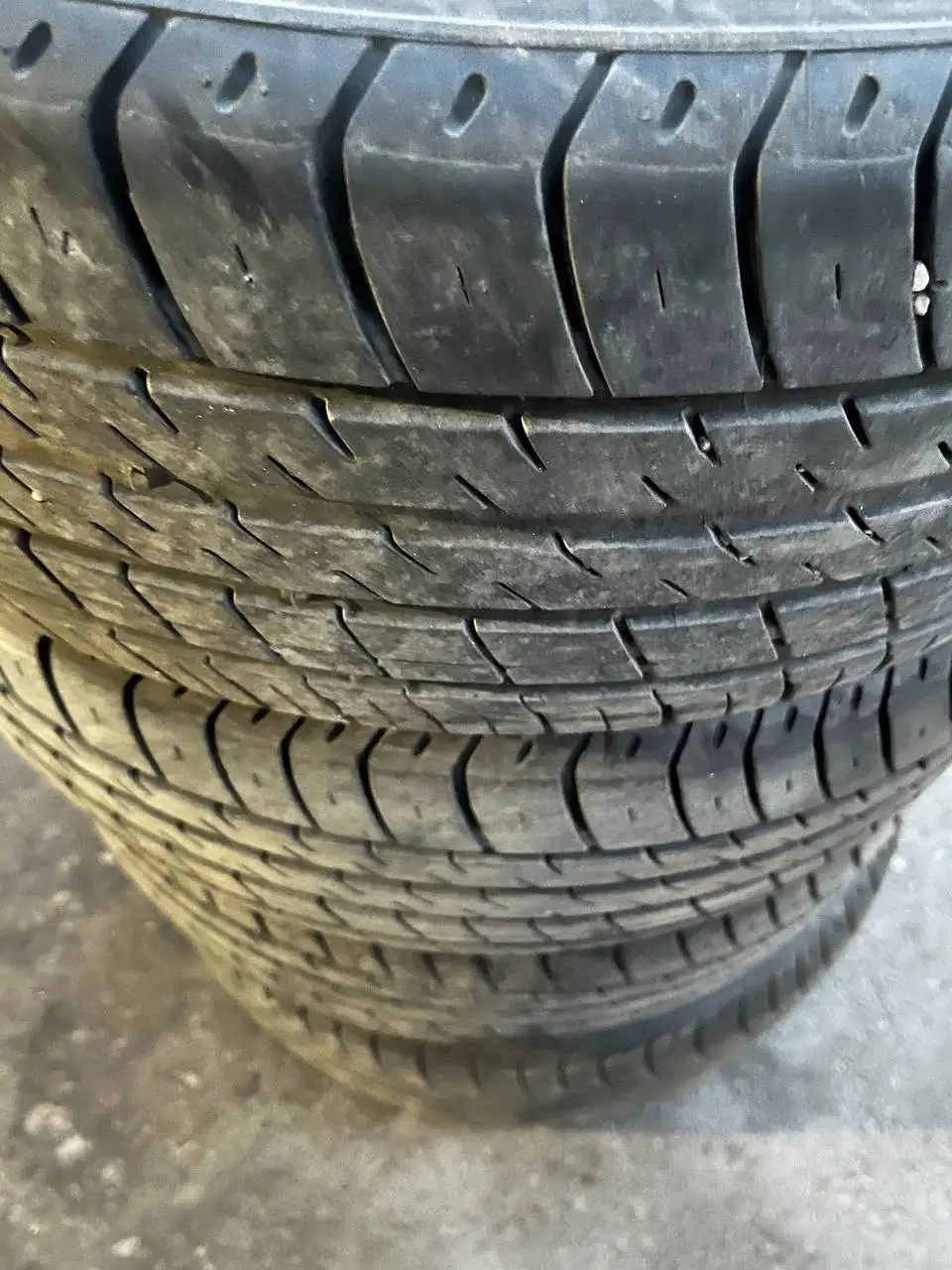 Шина 23 года, один сезон, состояние новой - Шины и диски (Запчасти) в Иркутск