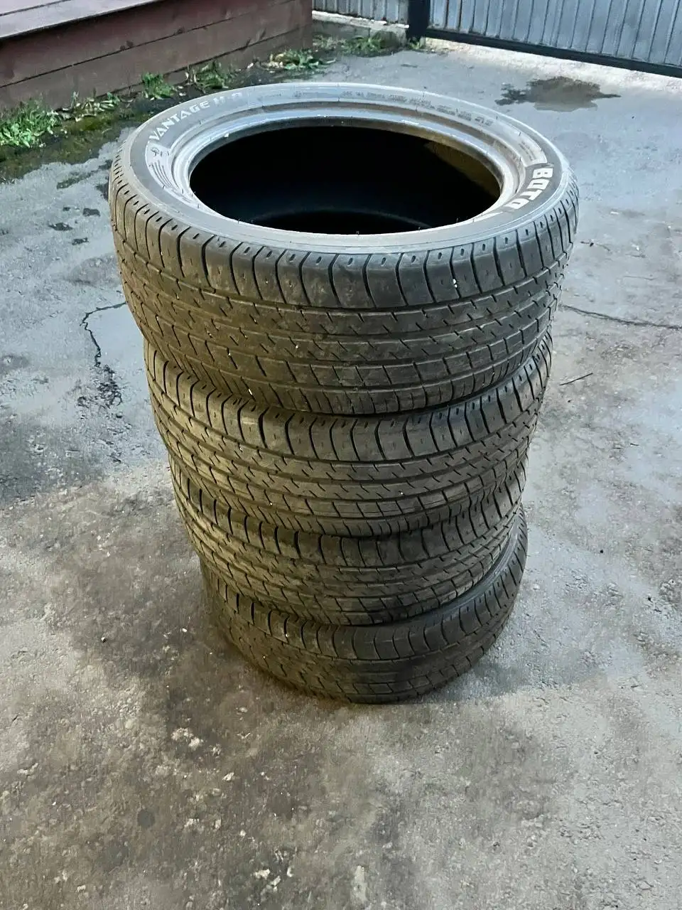Шина 23 года, один сезон, состояние новой - Шины и диски (Запчасти) в Иркутск