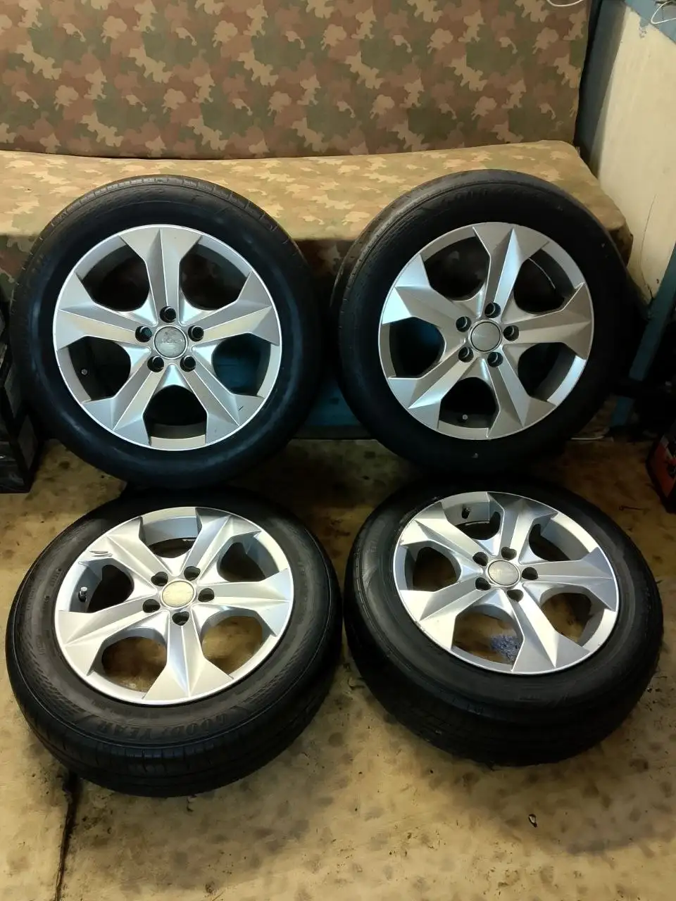 Продажа дисков Skad Графит 5х100 R15 с резиной Goodyear - Диски и колеса (Запчасти) в Иркутск