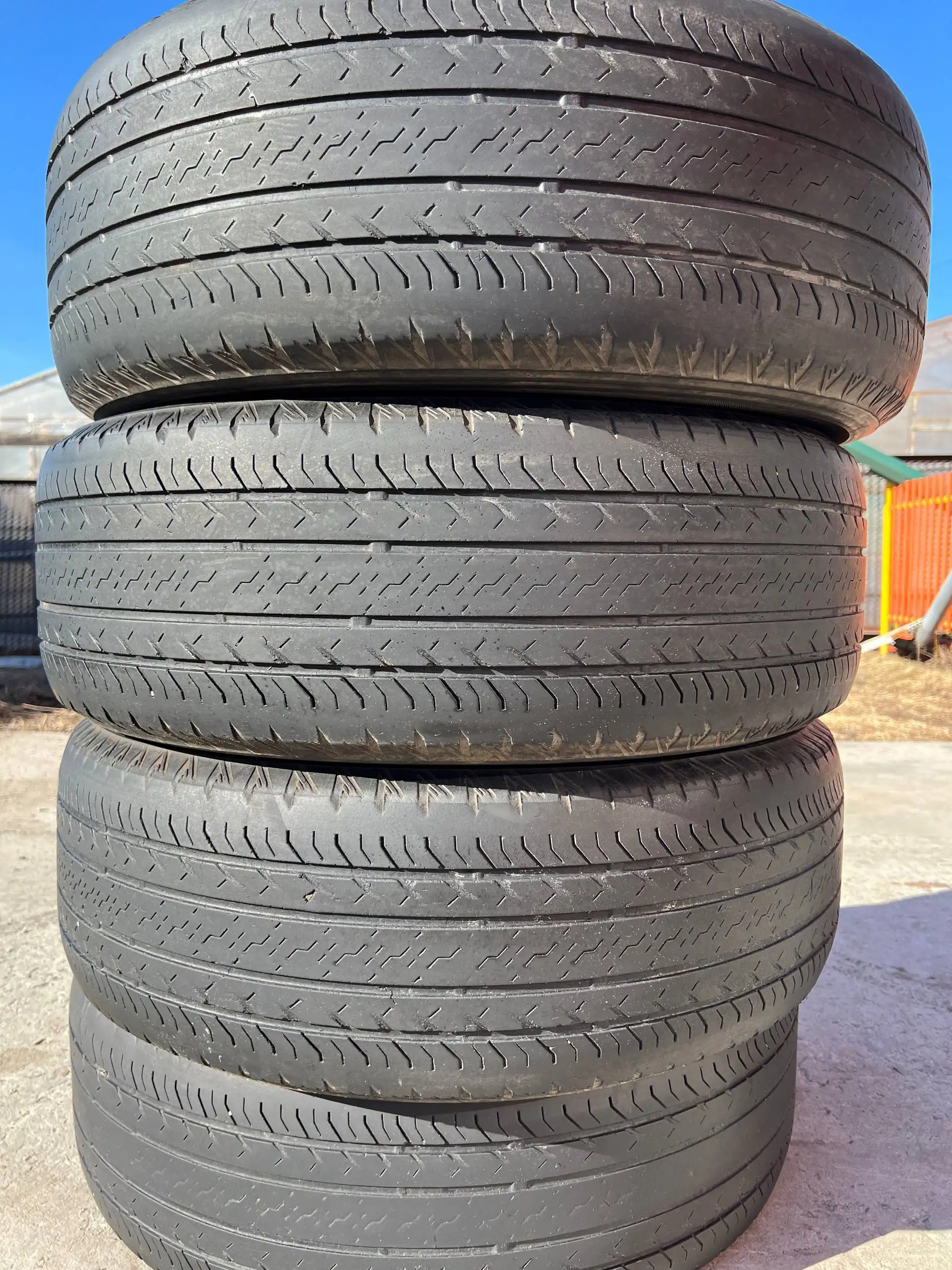 Бриджик 225/60 r17 - Шины и диски (Запчасти) в Иркутск