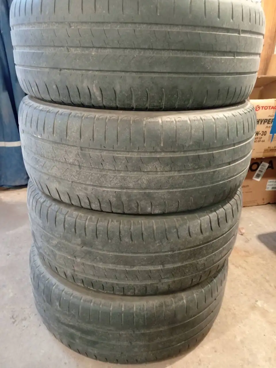 Продам 4 баллона Michelin 215/55/16 - Шины и диски (Запчасти) в Иркутск