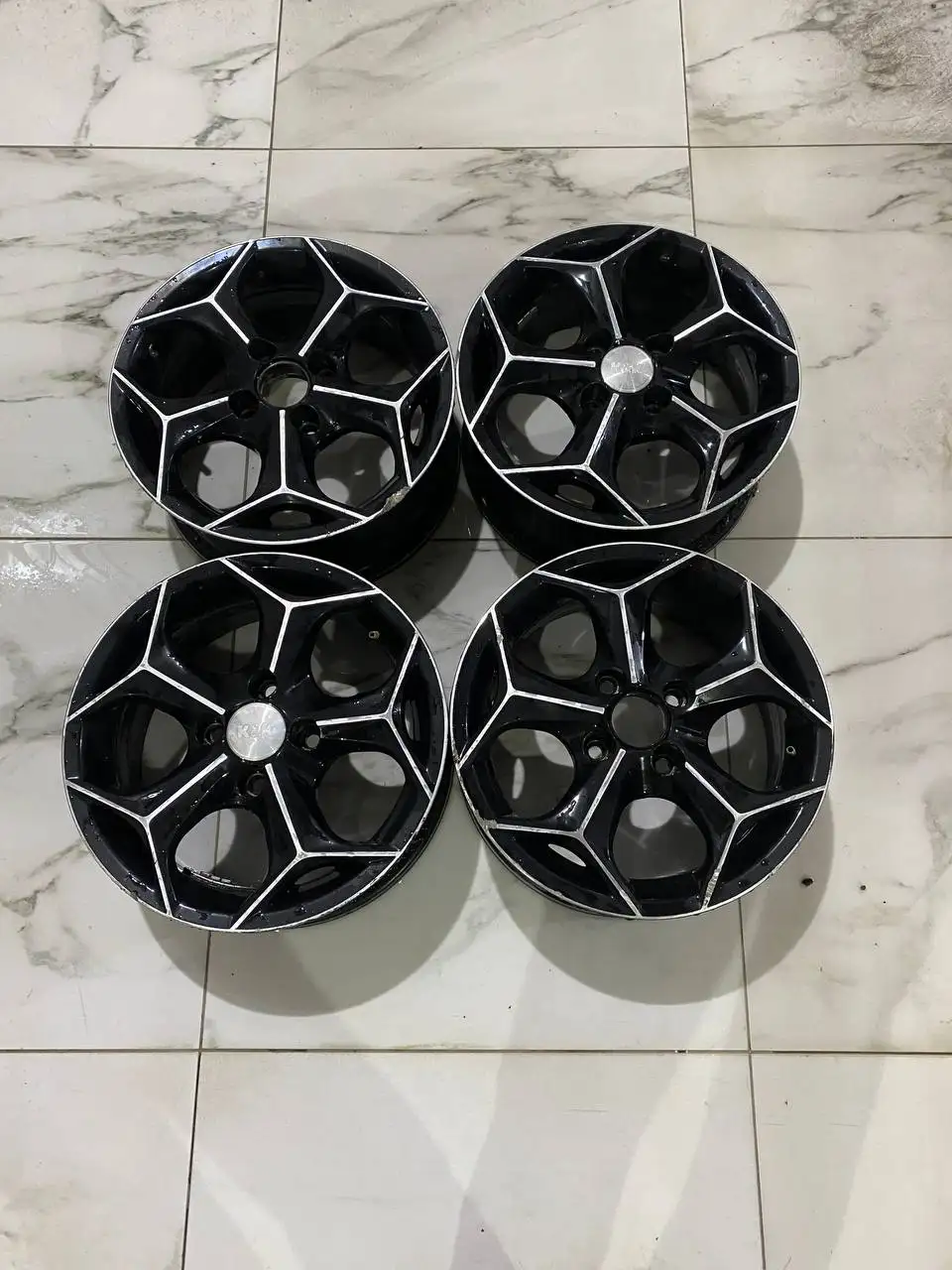 Литые диски R14 4x100 6J ET-38 для Toyota Corolla - Диски (Запчасти) в Иркутск