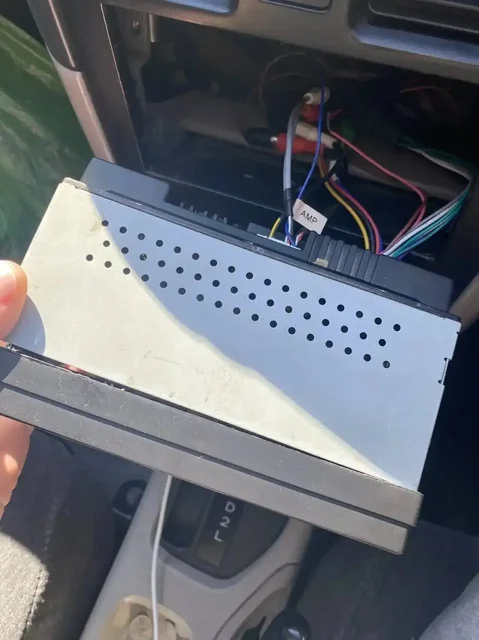 Продам андроид магнитолу с дефектом - Ноутбуки в Иркутск