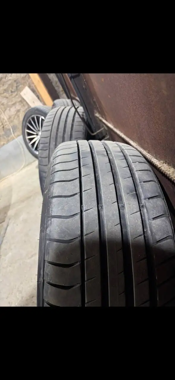 Продажа резины 225/55/17 2025 года - Шины (Запчасти) в Иркутск