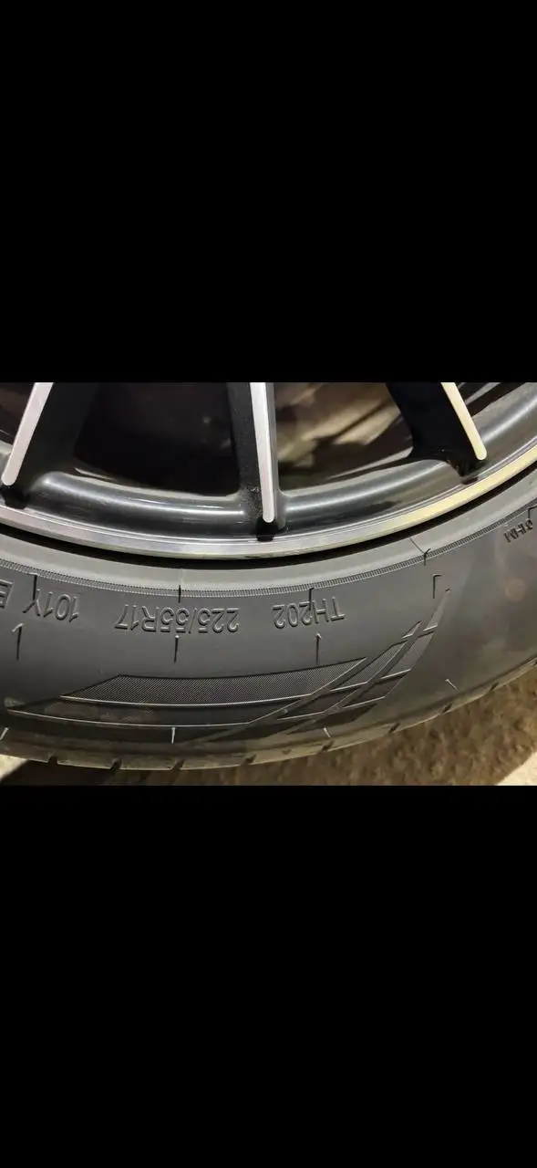 Продажа резины 225/55/17 2025 года - Шины (Запчасти) в Иркутск