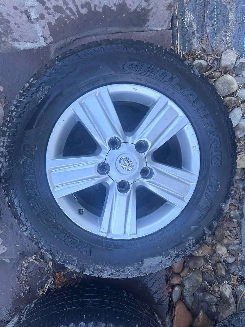 Колеса от крузака 200 с резиной Yokohama Geolandar A/T G015 - Шины и диски (Запчасти) в Иркутск